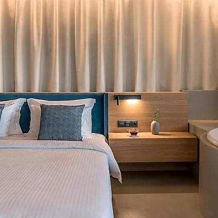 Urban Hotel